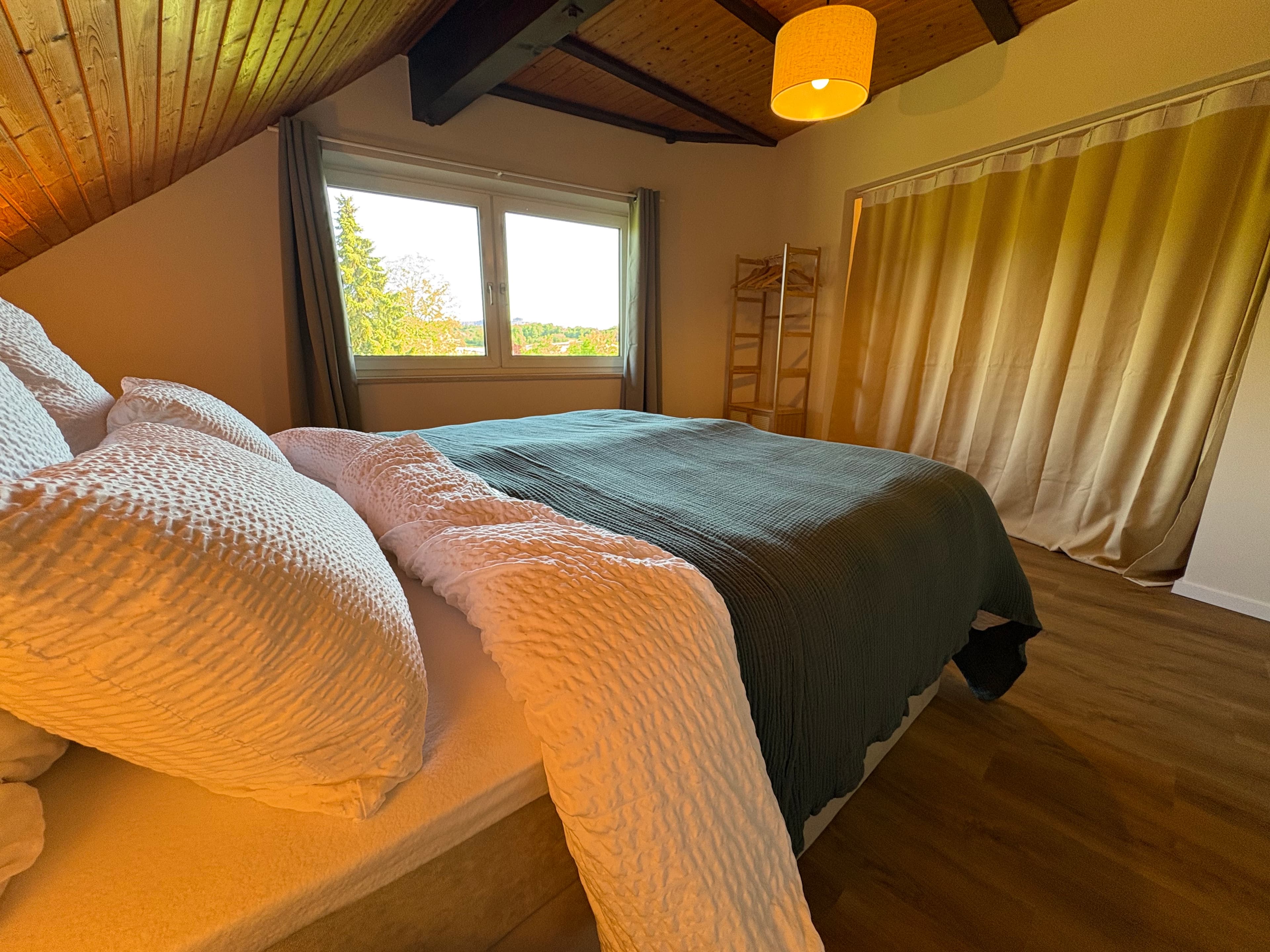 Schlafzimmer 1 – Boxspringbett 160×200 – Foto 5